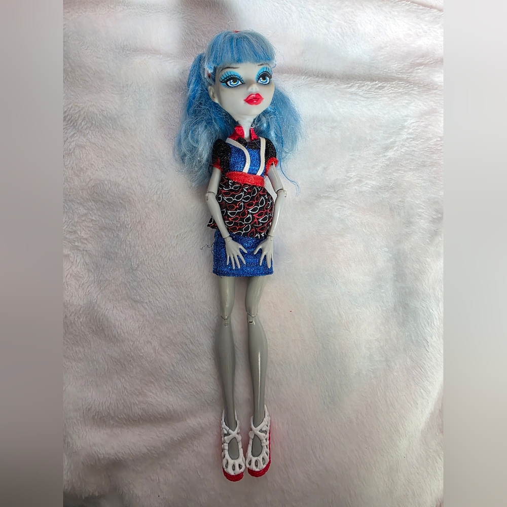 Monster High Ghoulia Yelps Ghoul's Night Out Doll 